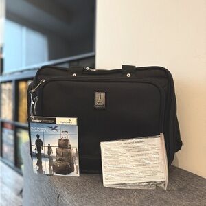 ✨NWT✨Travelpro FlightCrew5 Flight Tote